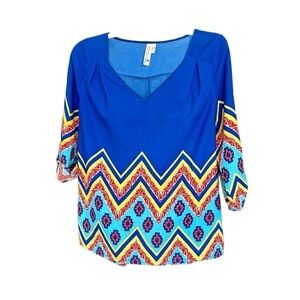 PINK OWL, NWOT,WOMENS AZTEC DESIGN TOP. 
V-NECK WITH 3/4 ROLL-UP SLEEVES.SIZE S